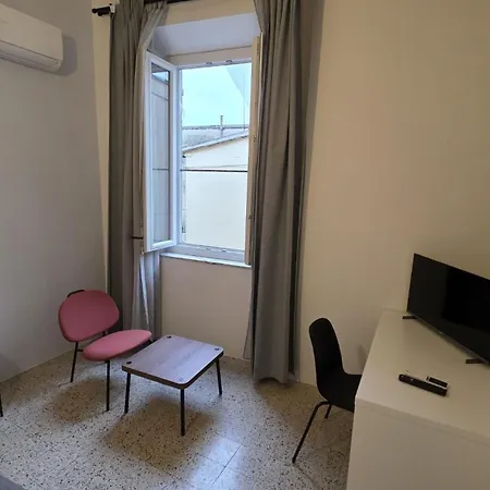 Central Pisa Affittacamere 3*